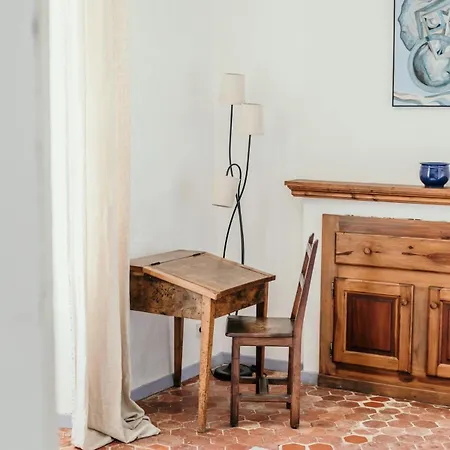 Le Bas Chateau Provence Luberon