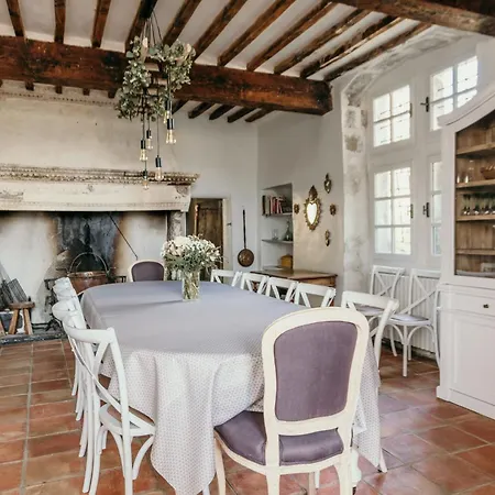 Le Bas Chateau Provence Luberon *