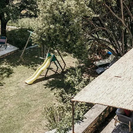 Le Bas Chateau Provence Luberon Saint-Michel-lʼObservatoire