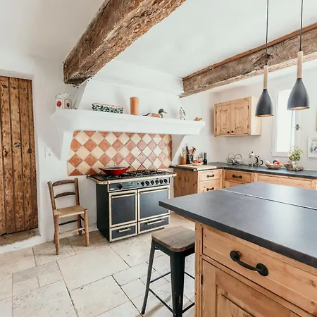 Le Bas Chateau Provence Luberon