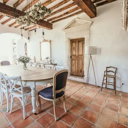 Le Bas Chateau Provence Luberon Villa