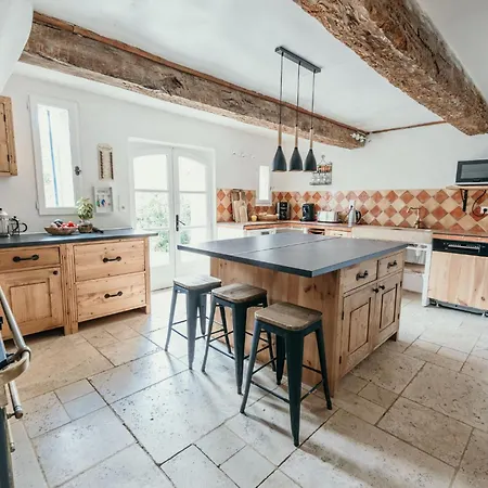 Le Bas Chateau Provence Luberon Saint-Michel-lʼObservatoire