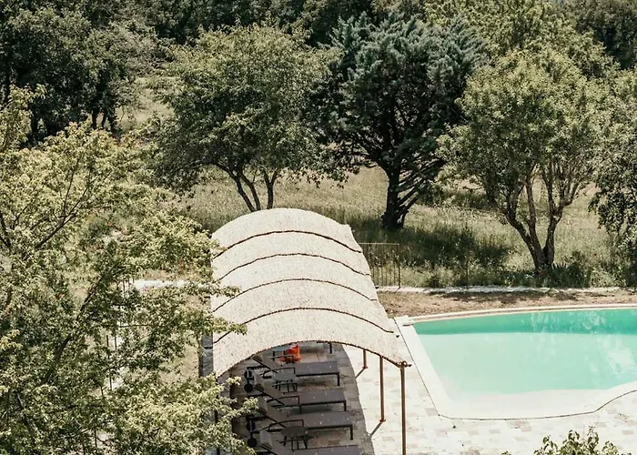 Le Bas Chateau Provence Luberon Saint-Michel-lʼObservatoire