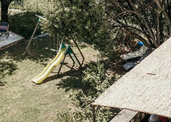 Le Bas Chateau Provence Luberon Saint-Michel-lʼObservatoire